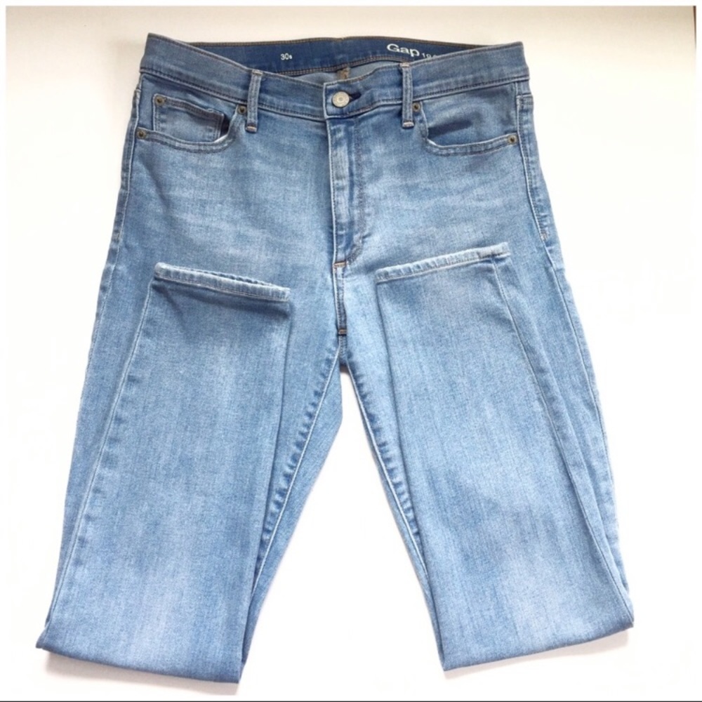GAP 1969 Mid-rise True Skinny Jean Size 30s